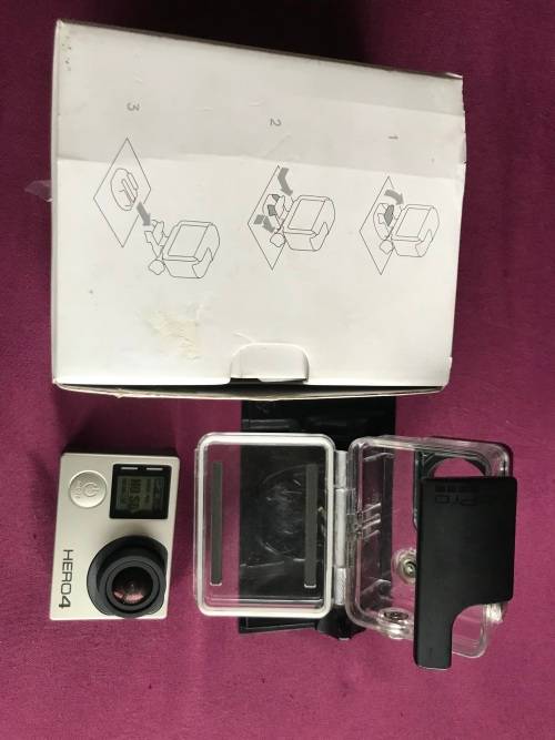 GOPRO HERO 4 SILVER*CASING*USB CABLE * BATTERY * CHARGER  GOOD  CONDITION